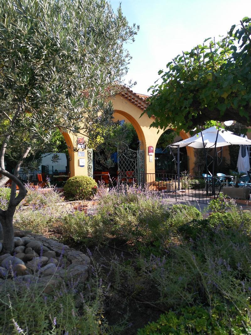 Logis Hotel Le Provencal Les Issambres Buitenkant foto