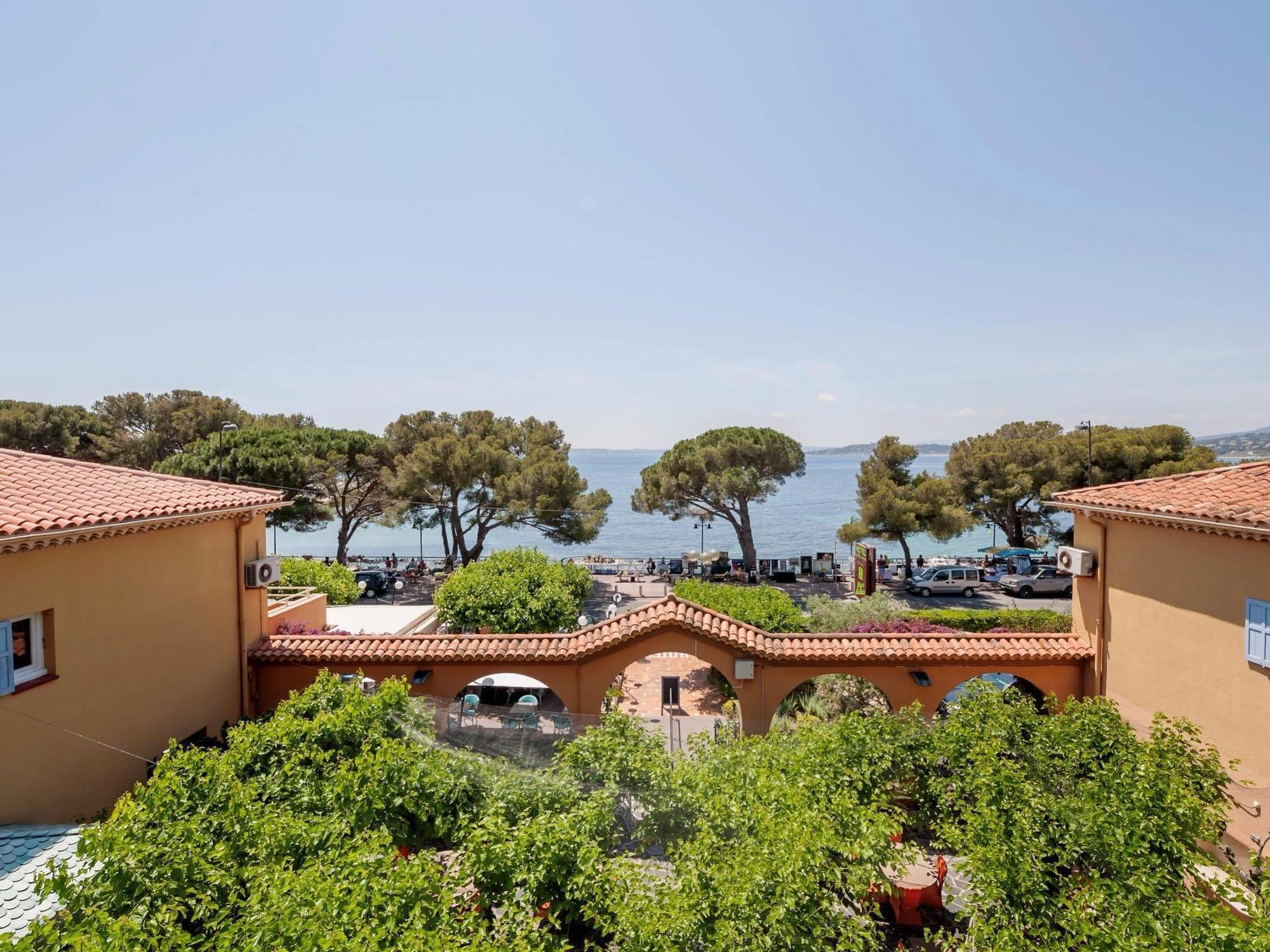 Logis Hotel Le Provencal Les Issambres Buitenkant foto