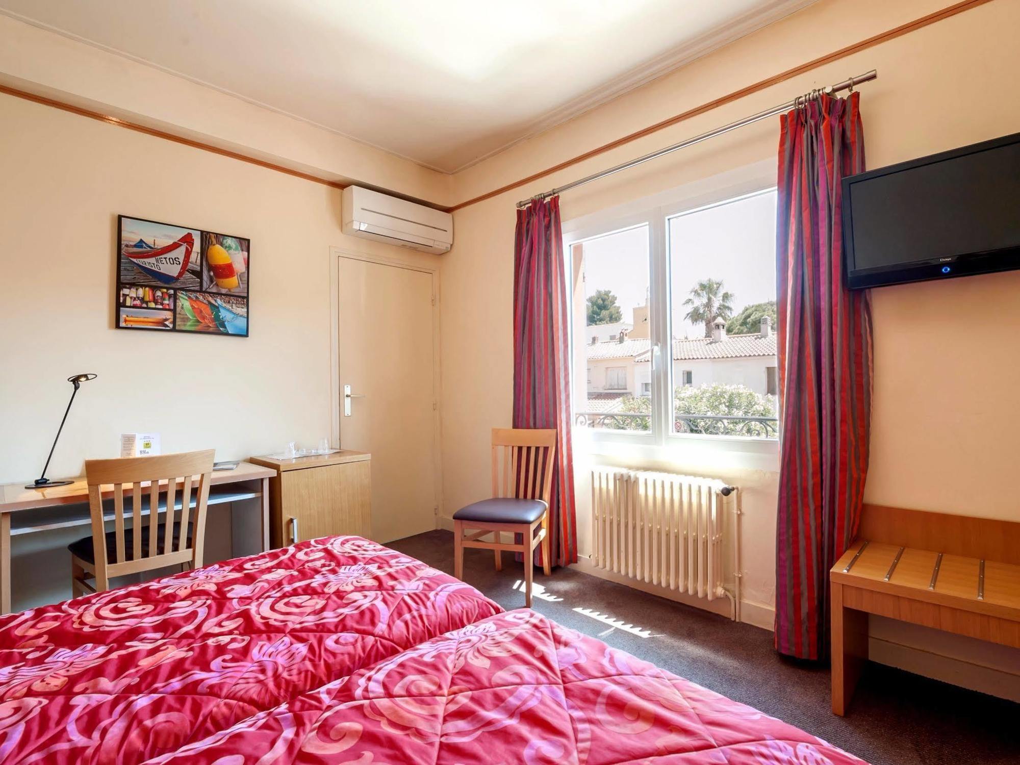 Logis Hotel Le Provencal Les Issambres Buitenkant foto