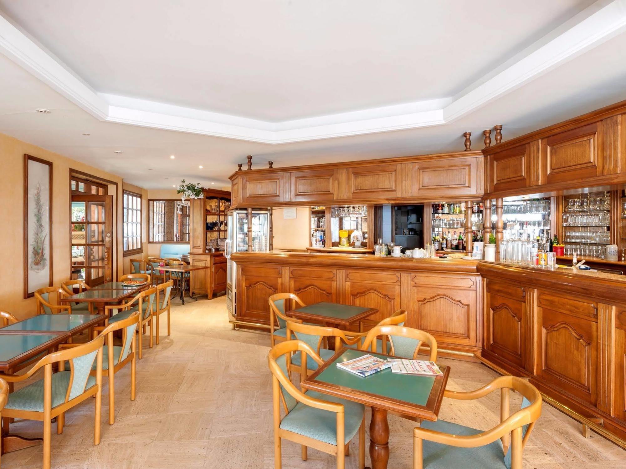 Logis Hotel Le Provencal Les Issambres Buitenkant foto